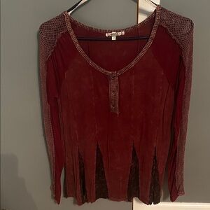 Buckle long sleeve top